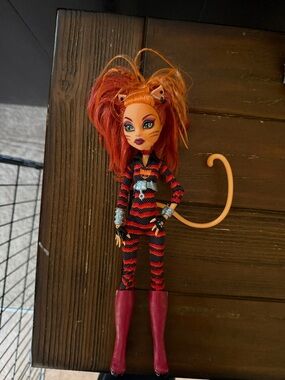 monster high toreli superhero